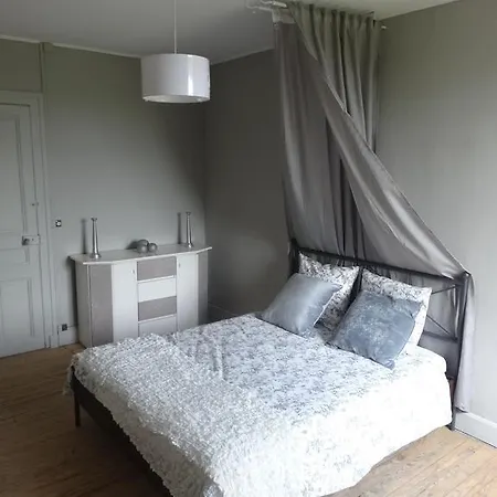 Couette-café Château De 3*