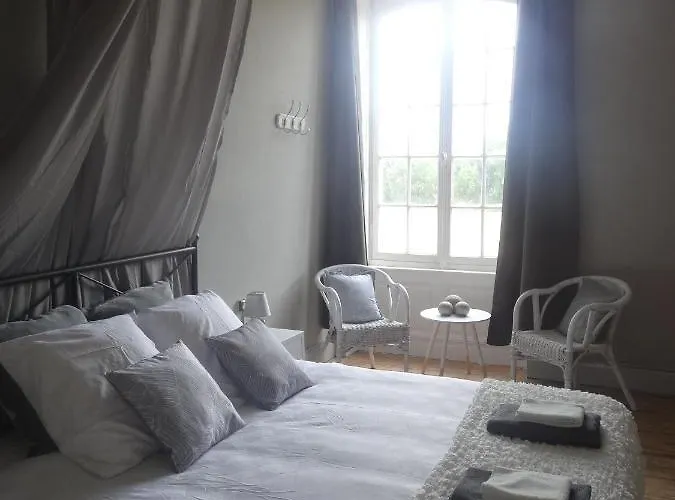 Chateau De Bed & Breakfast